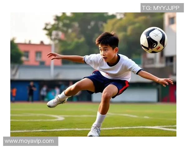 2004年足球明星球员回顾与成就分析，重温绿茵场上的辉煌瞬间