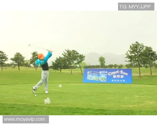 时尚运动风潮来袭足球明星图案短袖让你尽显个性与活力