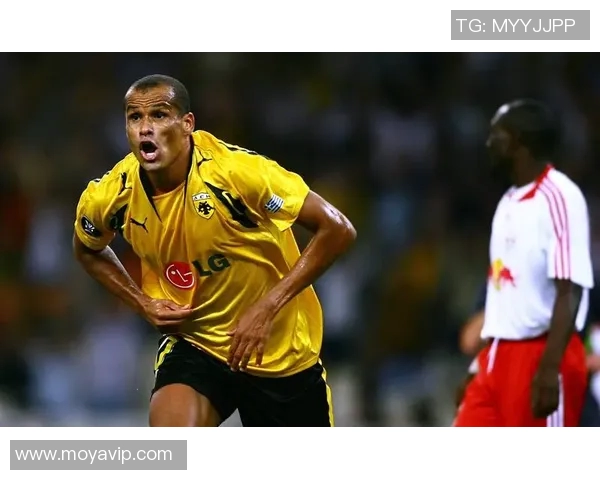 最受欢迎的足球明星高清截图大集合带你领略球场风采与魅力